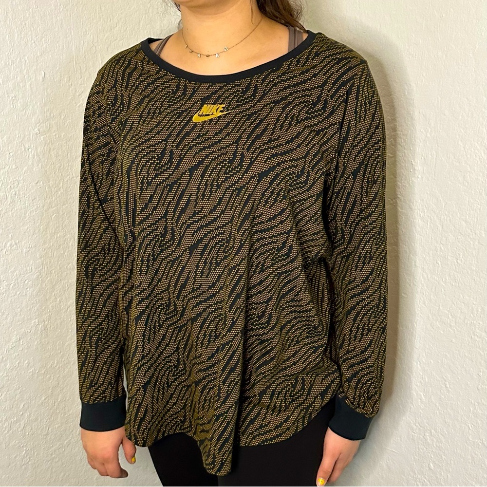 Women’s Nike Gold/Black Long Sleeve T-Shirt Size 2X